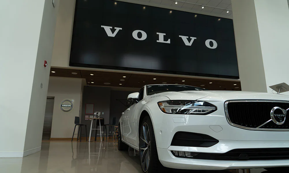 Draper® SmartTrim™ for Barco UniSee® installed on a UniSee® LED video wall at Volvo, New York, NY.